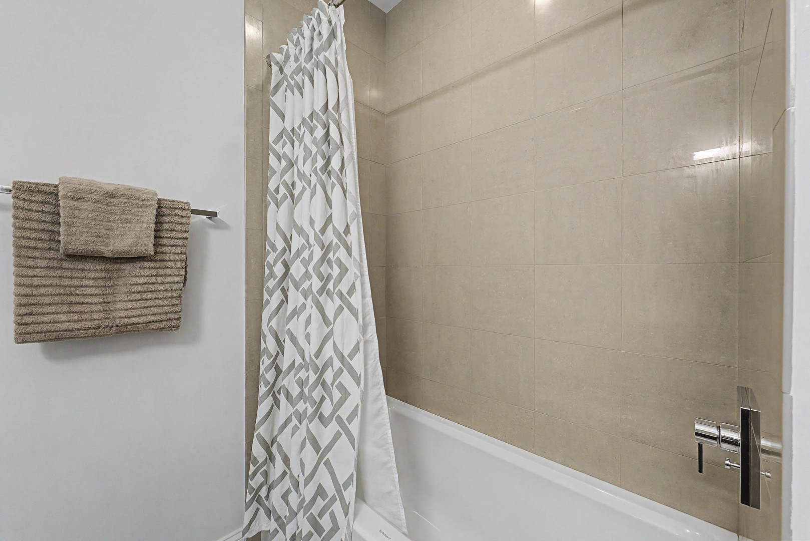 12746337 Property Photo 23
