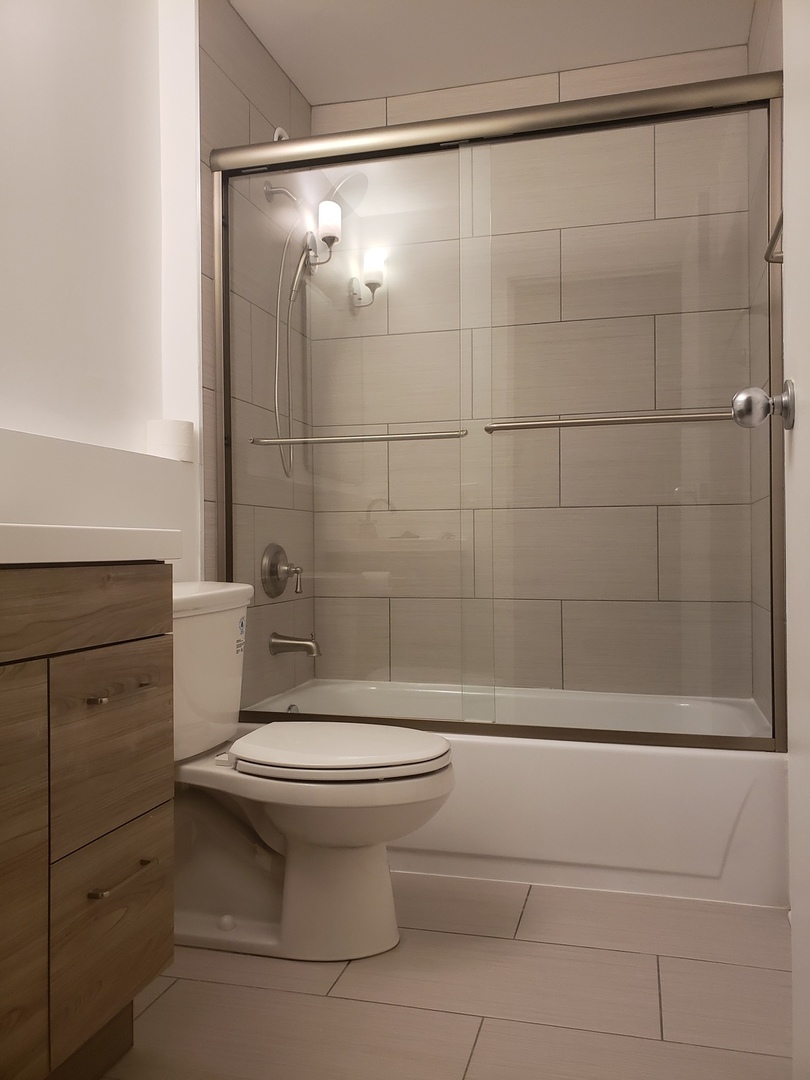 40 E 9th Street 1015 Property Photo 8