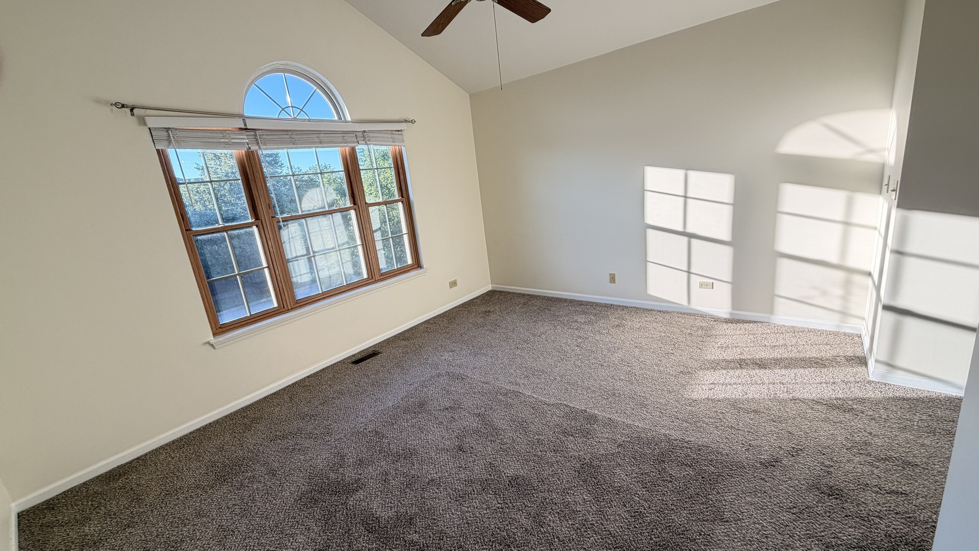 12746346 Property Photo 13