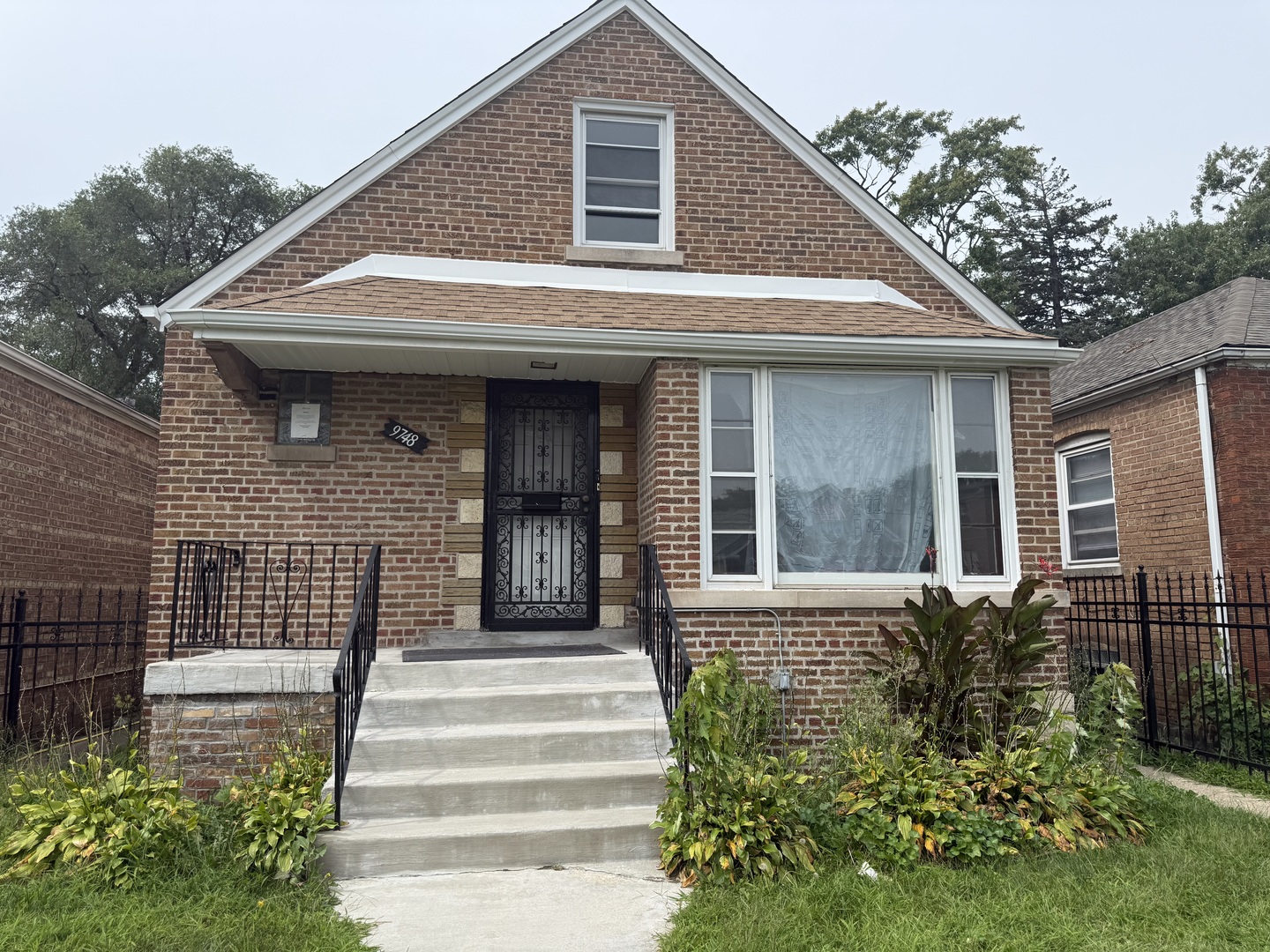 9748 S Ellis Avenue Property Photo 1