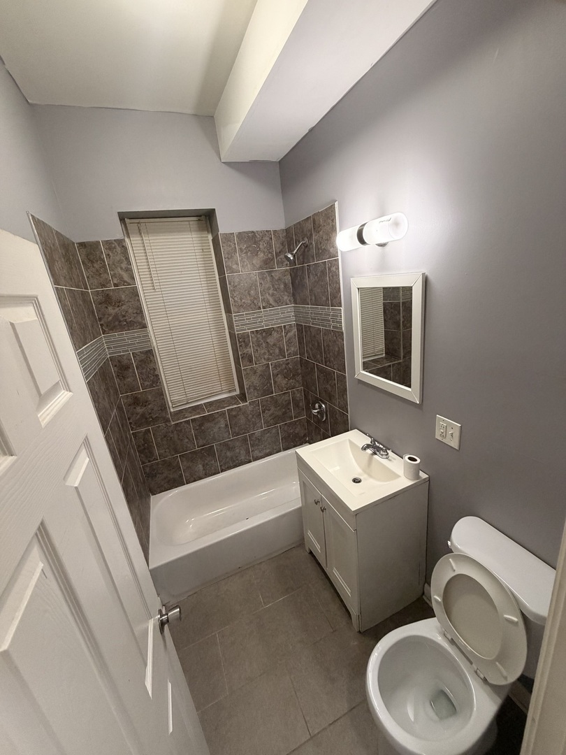 705 W Garfield Boulevard 1 Property Photo 5