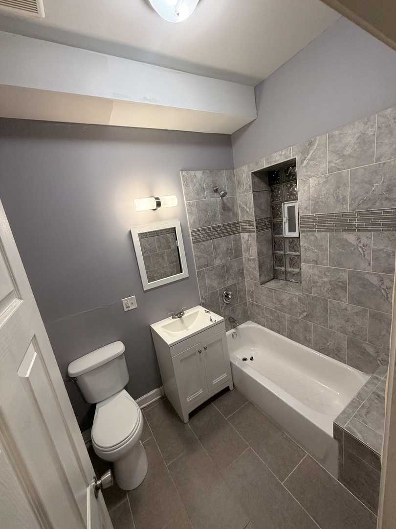 705 W Garfield Boulevard 1 Property Photo 9