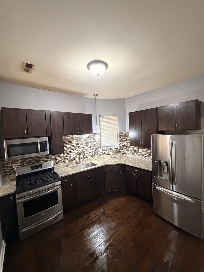 705 W Garfield Boulevard 1 Property Photo 11