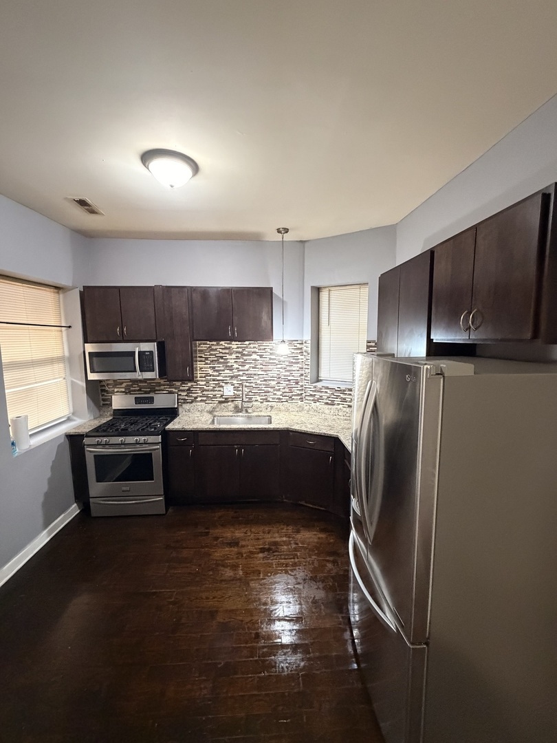 705 W Garfield Boulevard 1 Property Photo 12