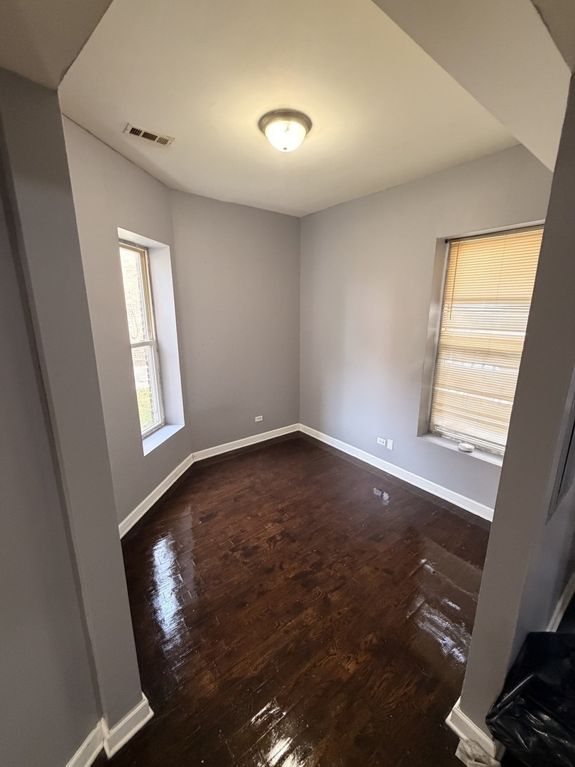 705 W Garfield Boulevard 1 Property Photo 13