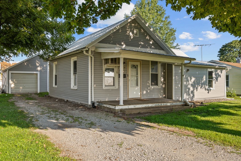 1304 Se 2nd Avenue Property Photo 2