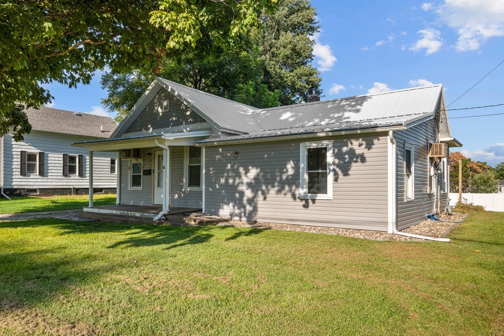 1304 Se 2nd Avenue Property Photo 5