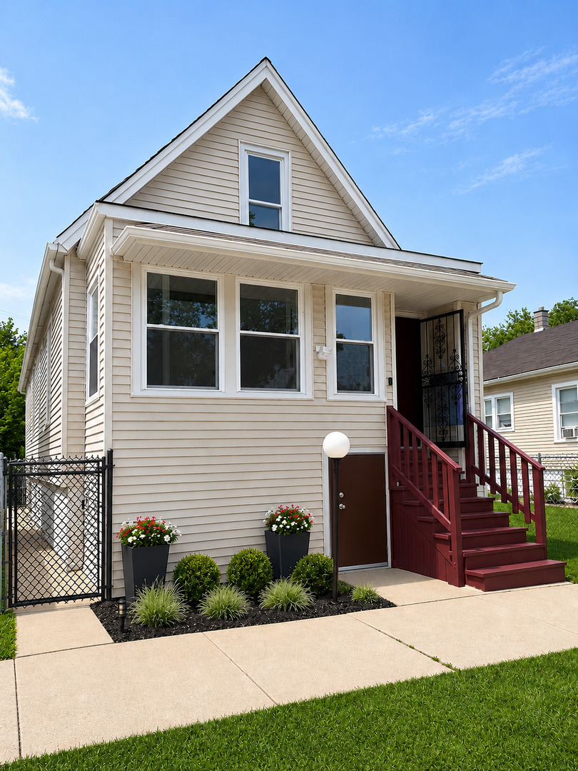 9236 S Blackstone Avenue Property Photo 1