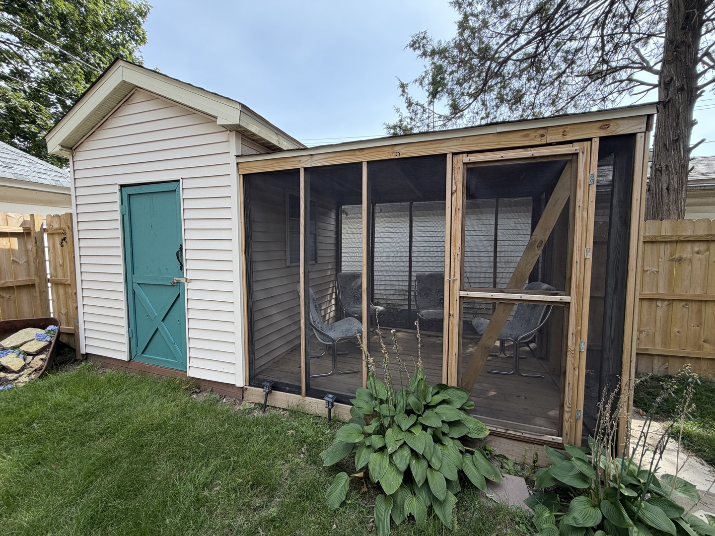412 N Grand Avenue Property Photo 7