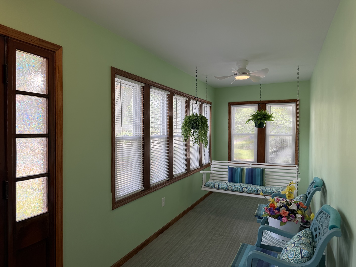 412 N Grand Avenue Property Photo 10