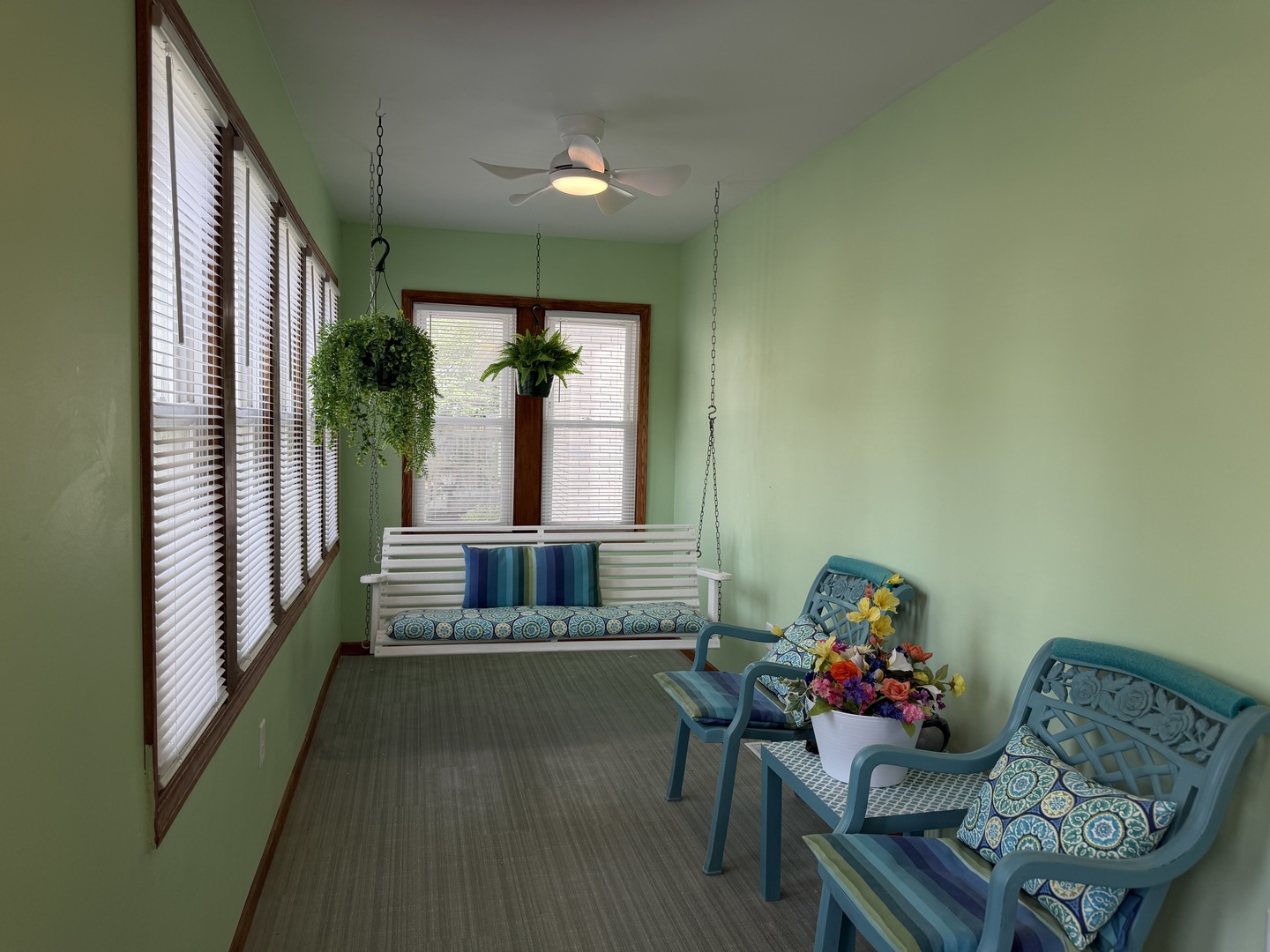 412 N Grand Avenue Property Photo 11