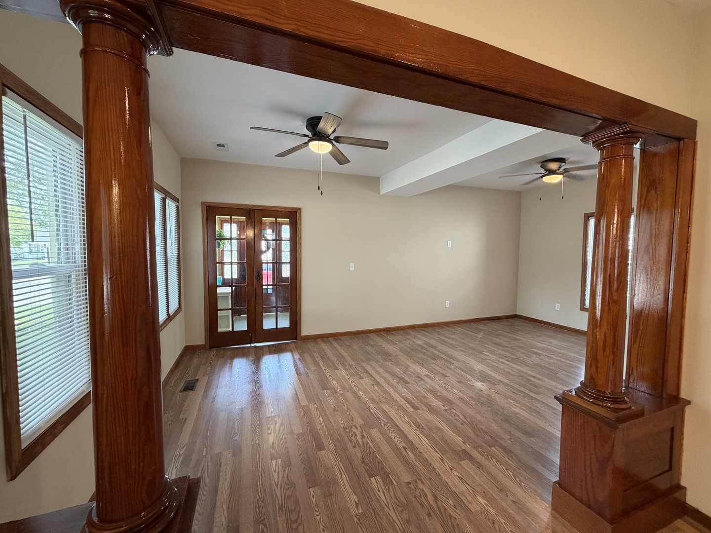 412 N Grand Avenue Property Photo 14