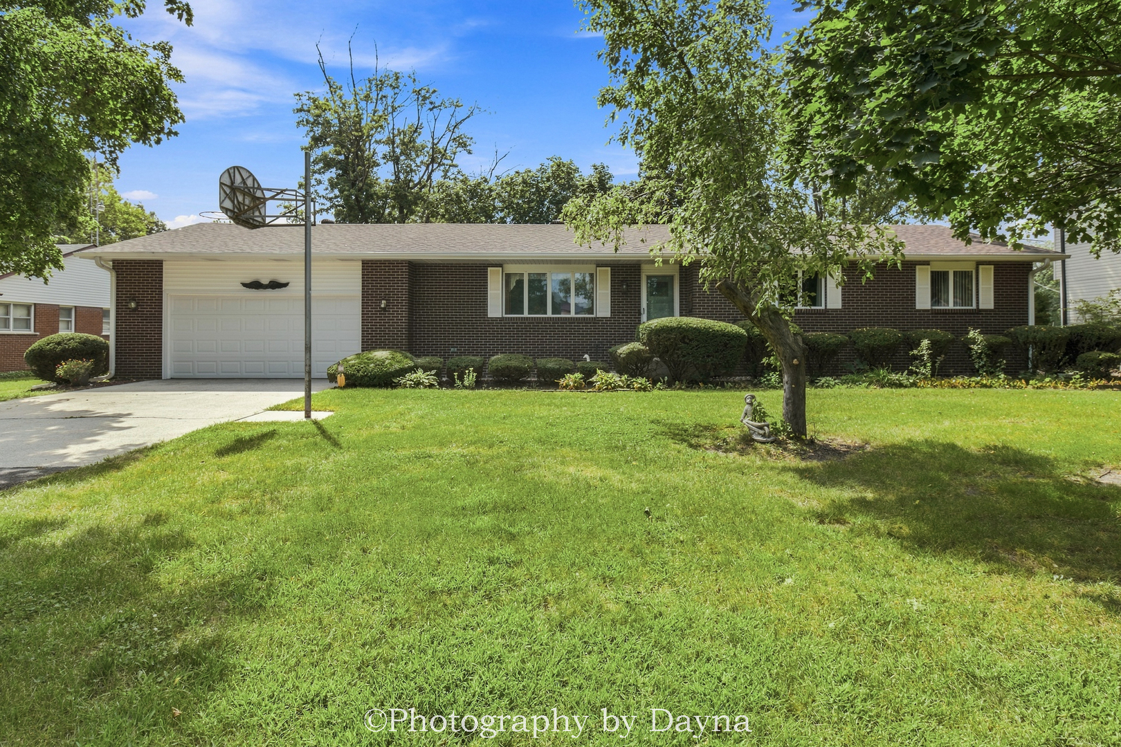 6070 Darline Drive Property Photo 1