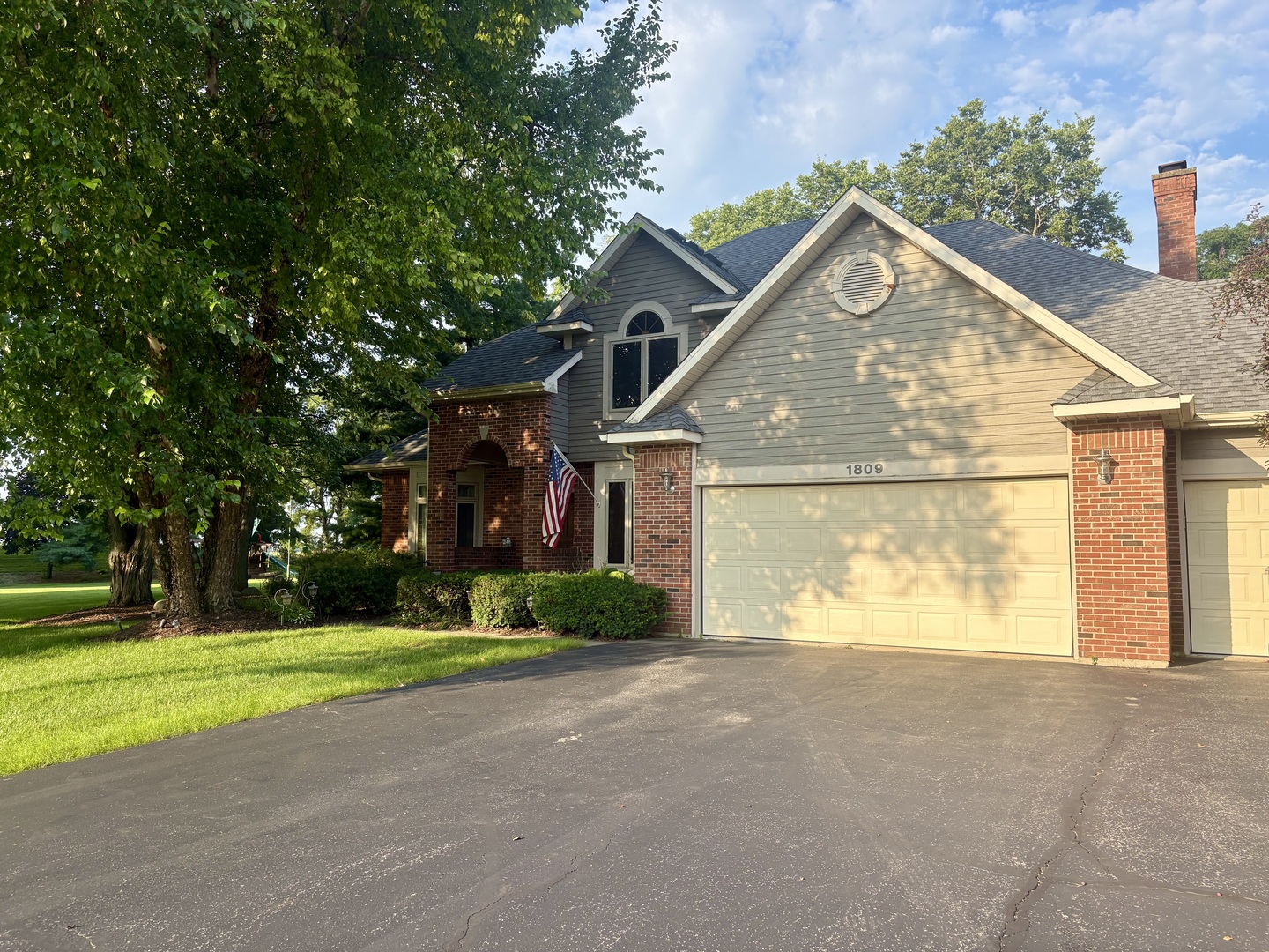 1809 Elm Street Property Photo 1