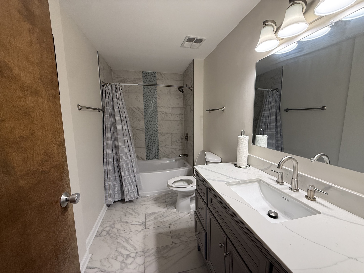700 N Bruce Lane 603 Property Photo 12