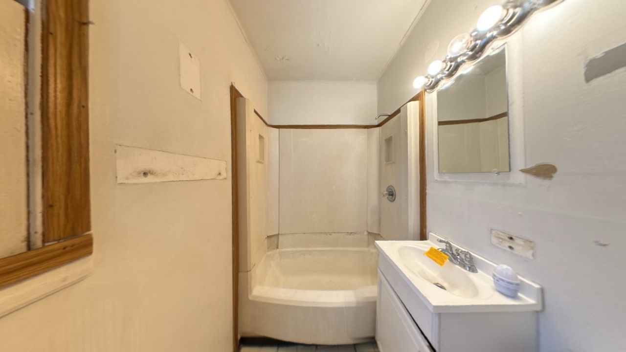 16610 Geneva Drive Property Photo 9