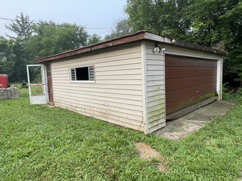 16610 Geneva Drive Property Photo 19