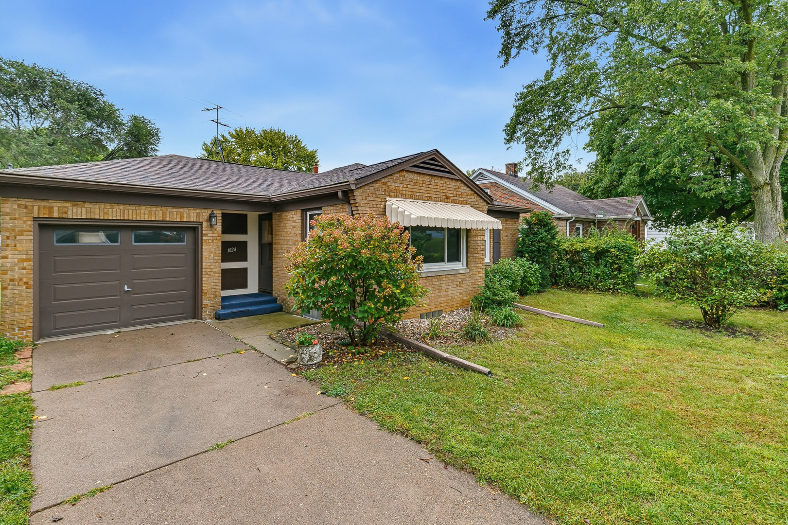 1024 25th Street Property Photo 2