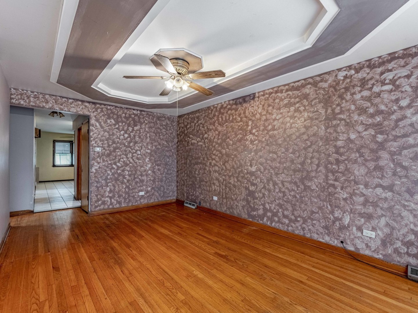 11120 S Ewing Avenue Property Photo 4