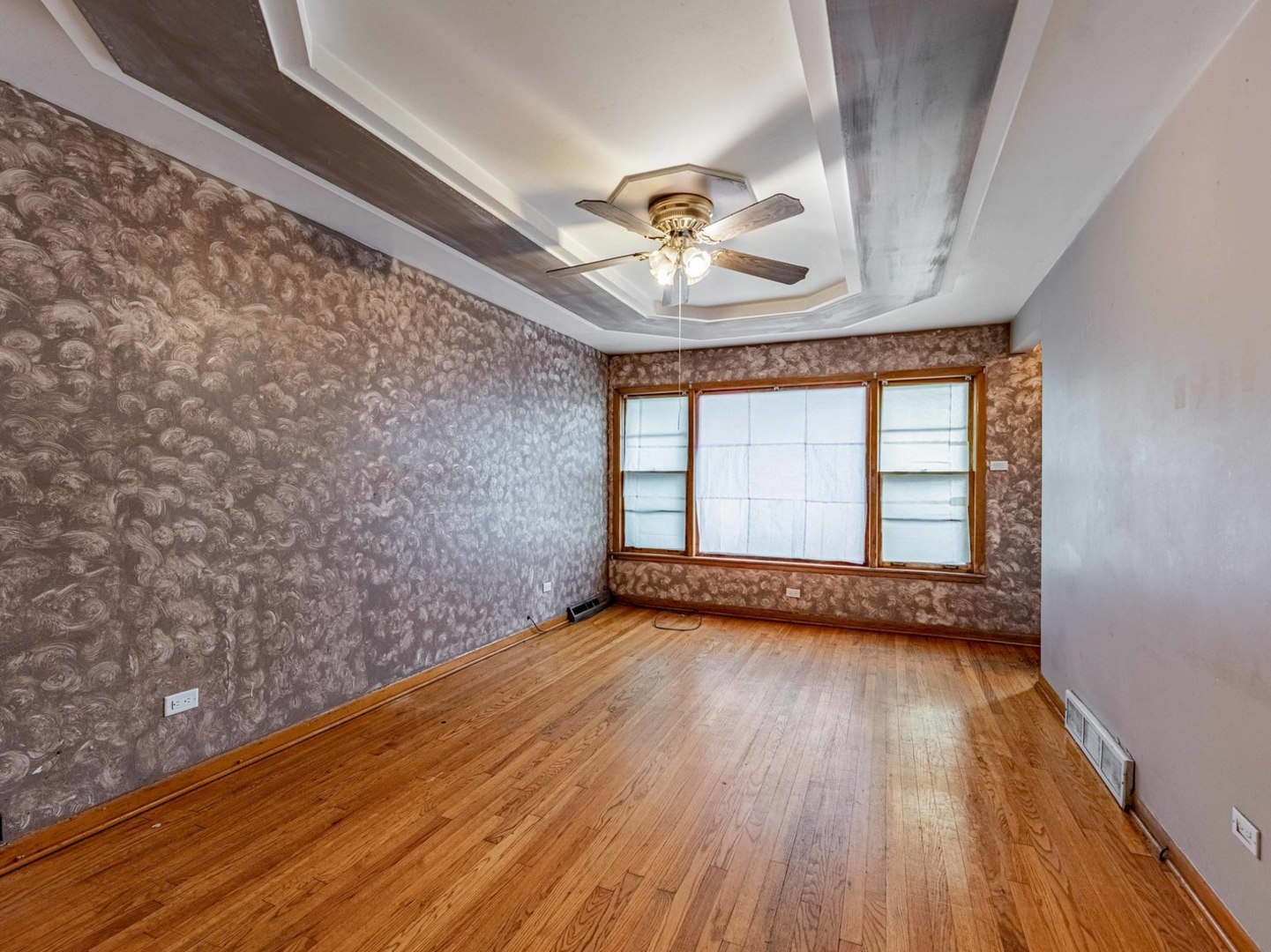 11120 S Ewing Avenue Property Photo 6