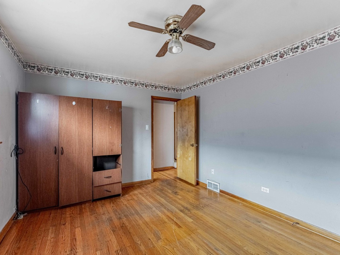 11120 S Ewing Avenue Property Photo 11