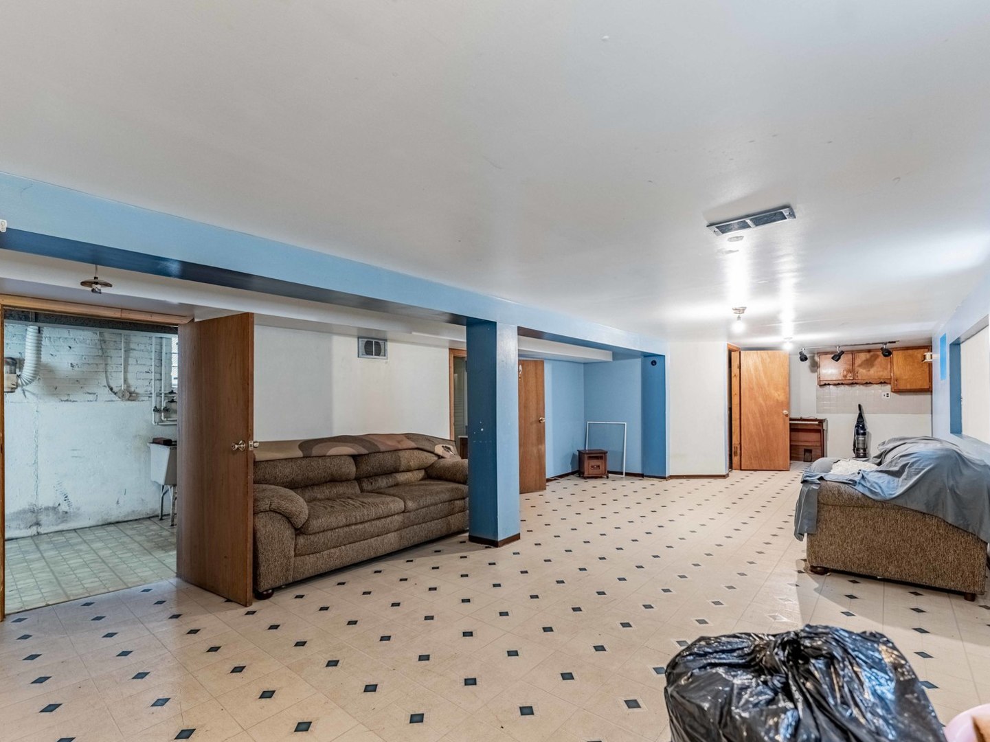 11120 S Ewing Avenue Property Photo 18
