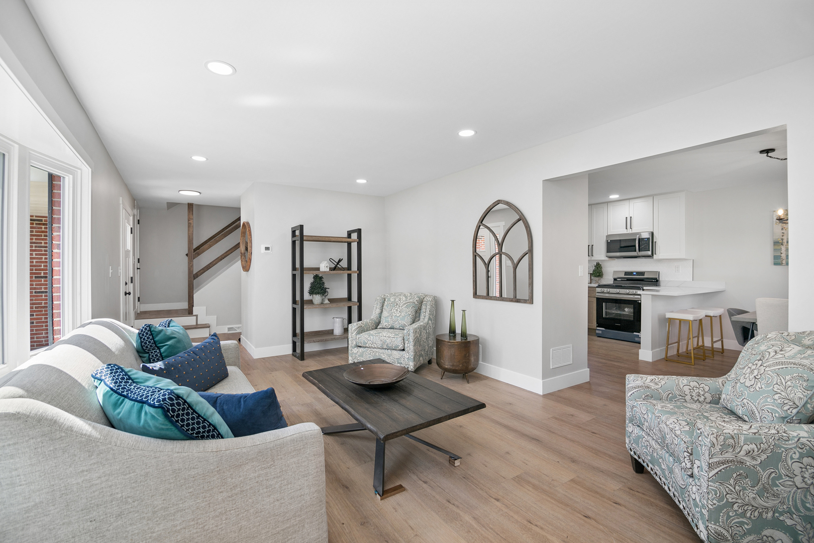 1413 Delmar Drive Property Photo 3