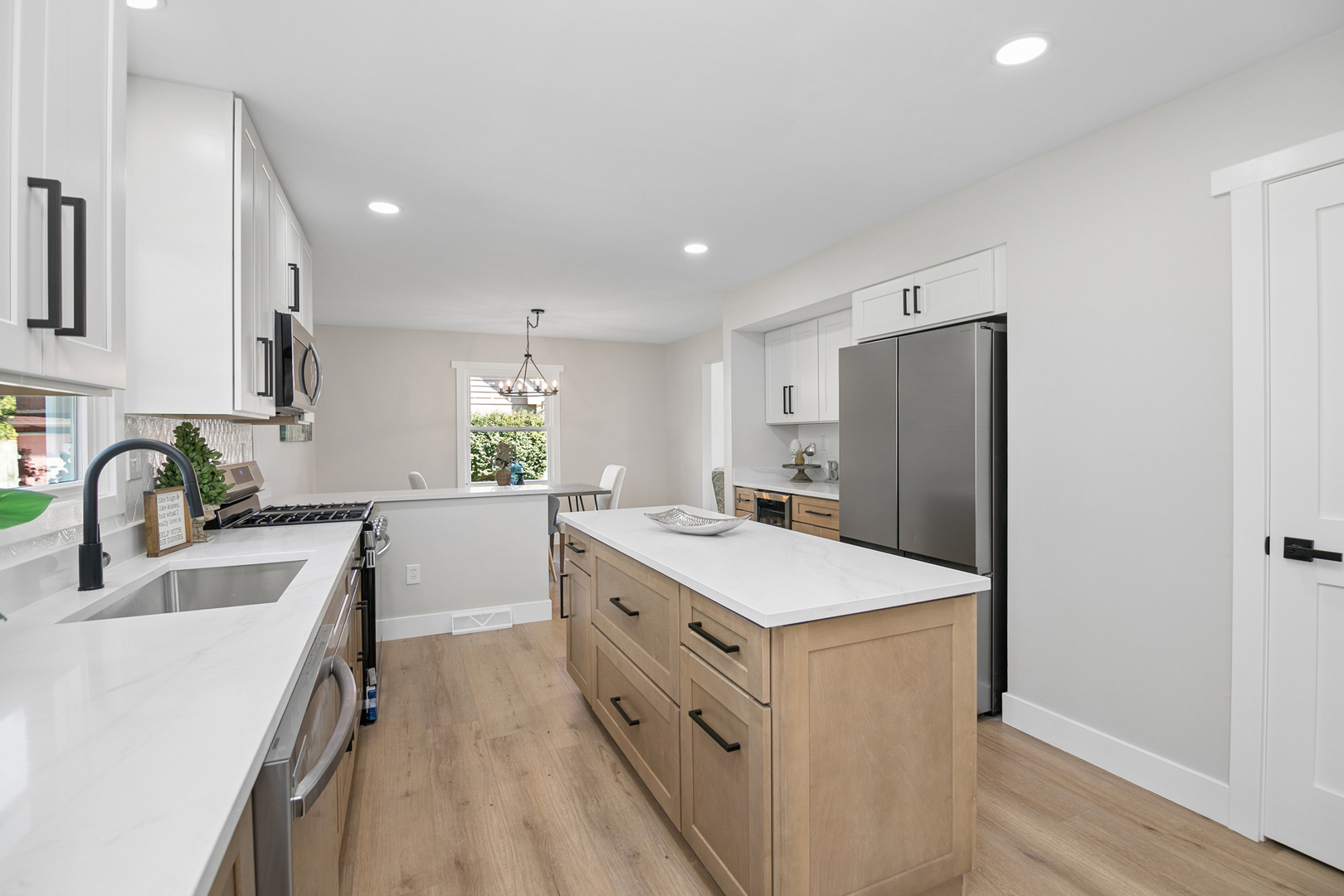 1413 Delmar Drive Property Photo 11