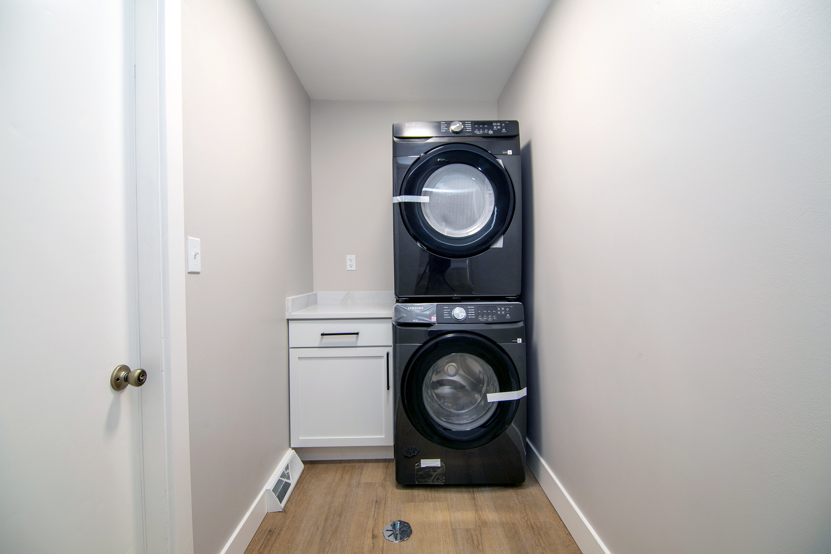 1413 Delmar Drive Property Photo 20
