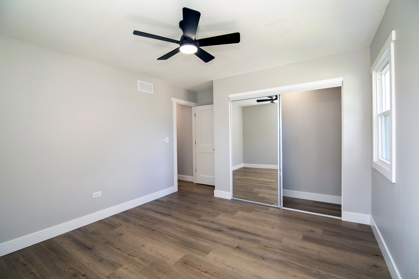 1413 Delmar Drive Property Photo 24