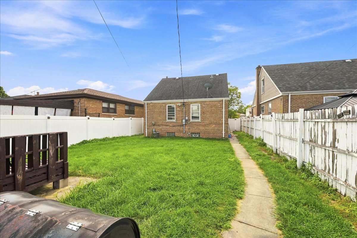 3816 W 84th Place Property Photo 17