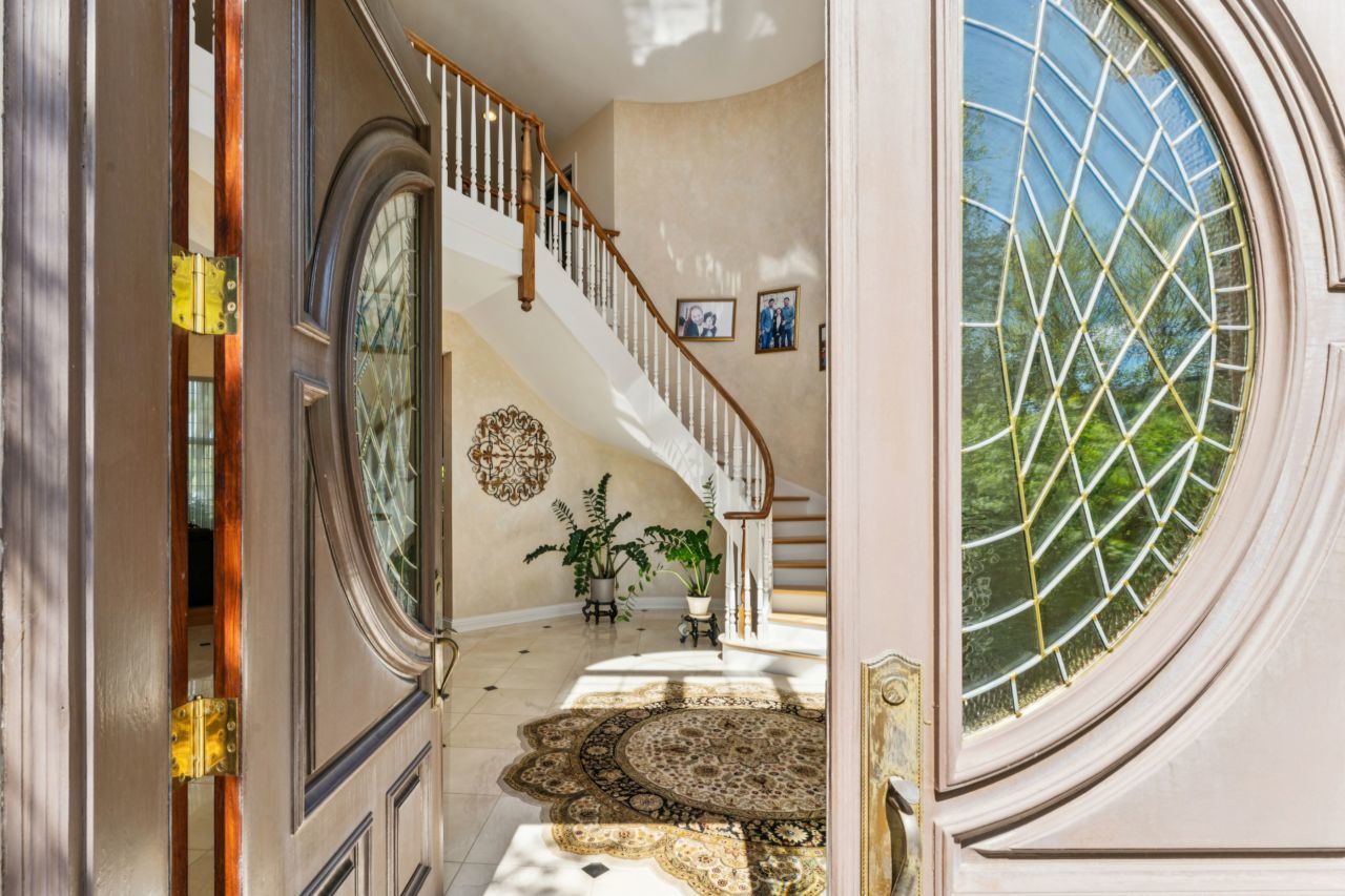1745 Sundrop Circle Property Photo 3