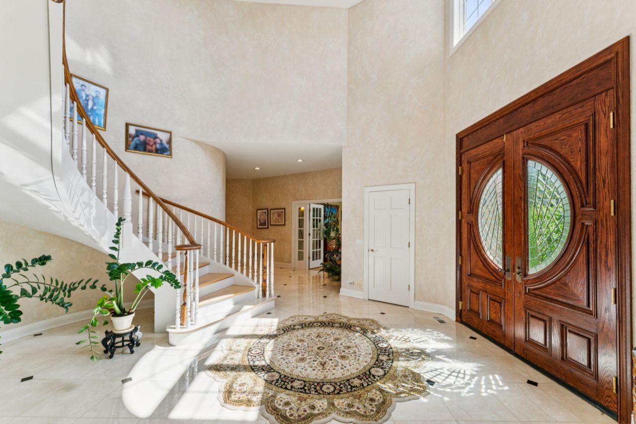 1745 Sundrop Circle Property Photo 5