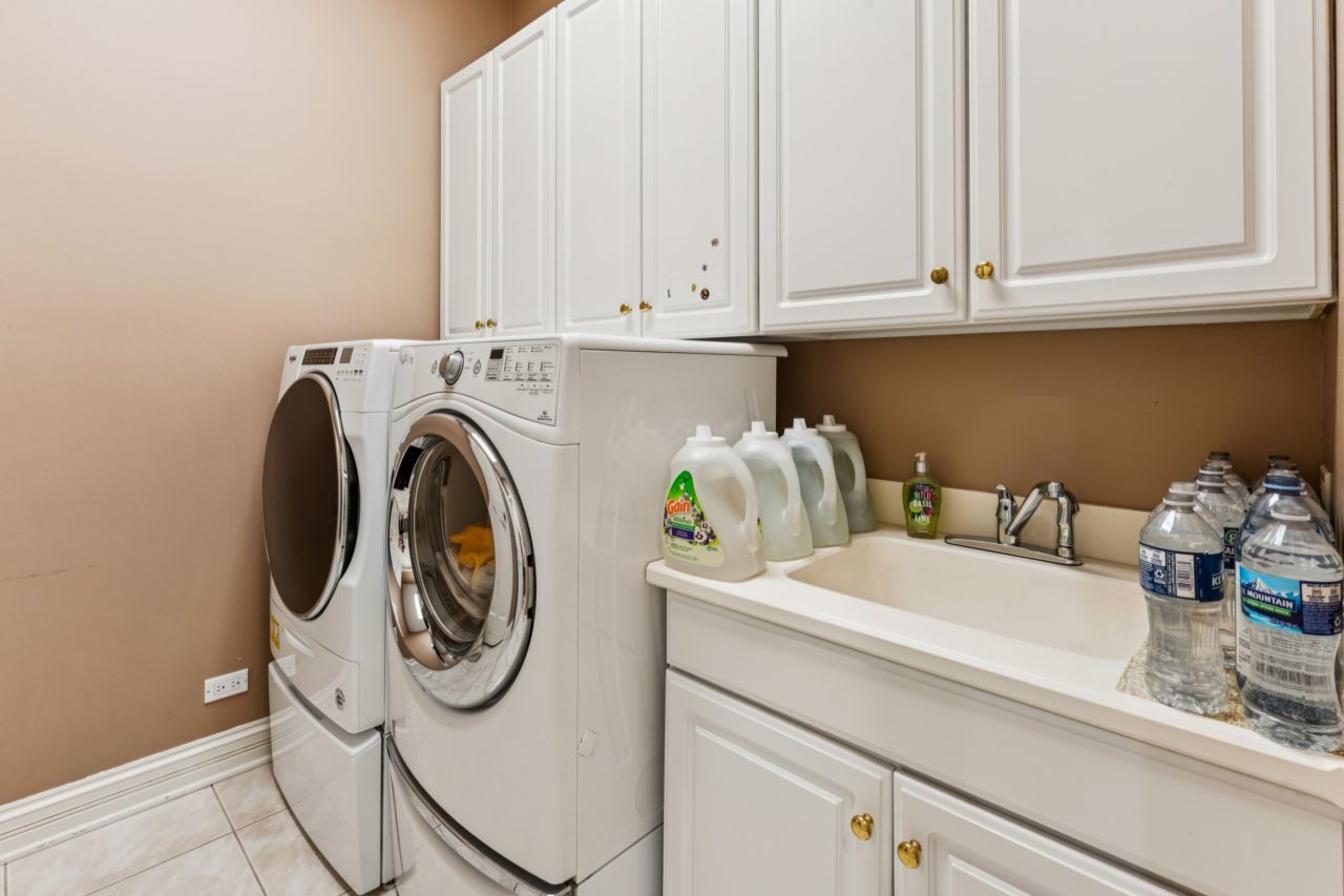 1745 Sundrop Circle Property Photo 42