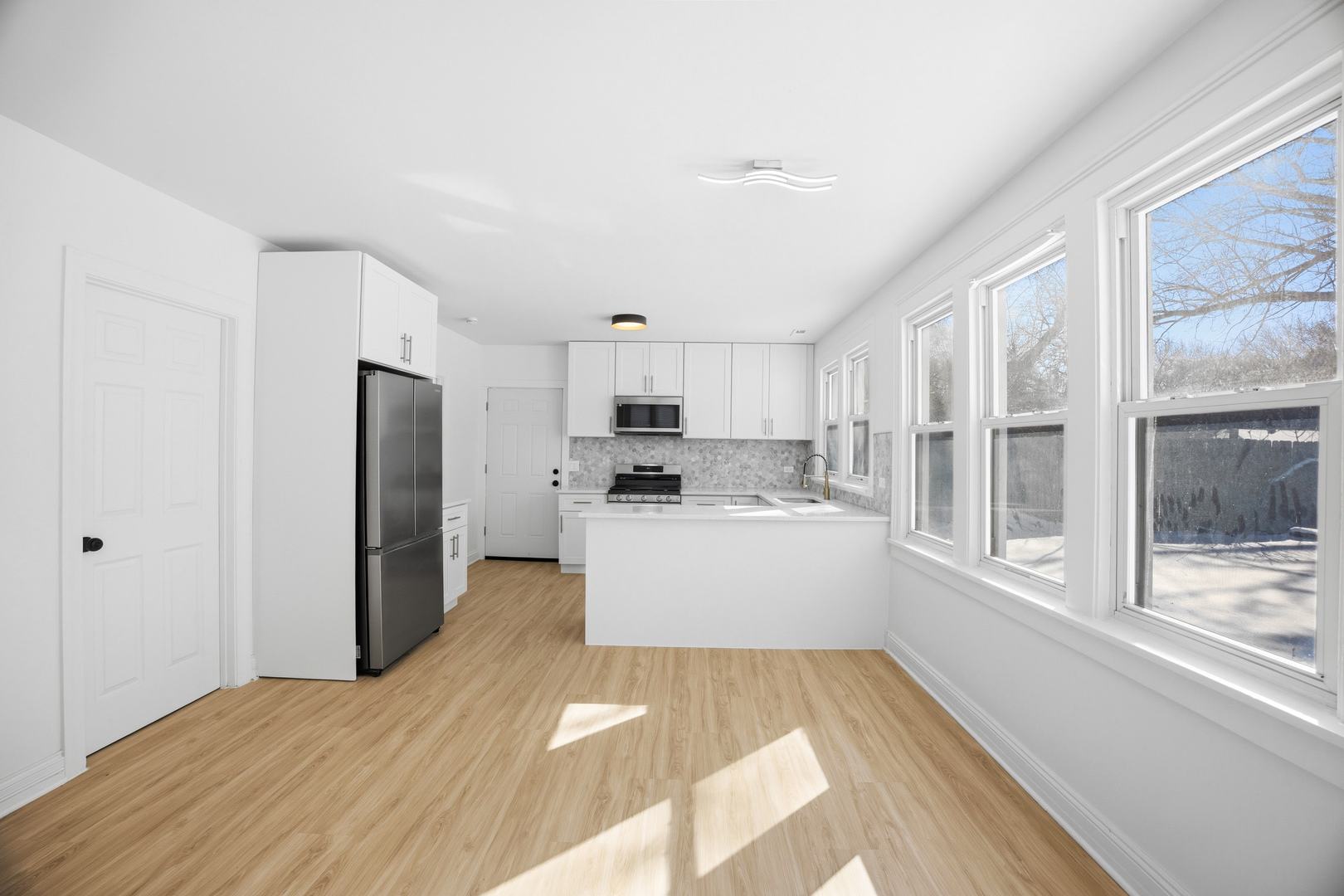 2908 Oakwood Avenue Property Photo 5