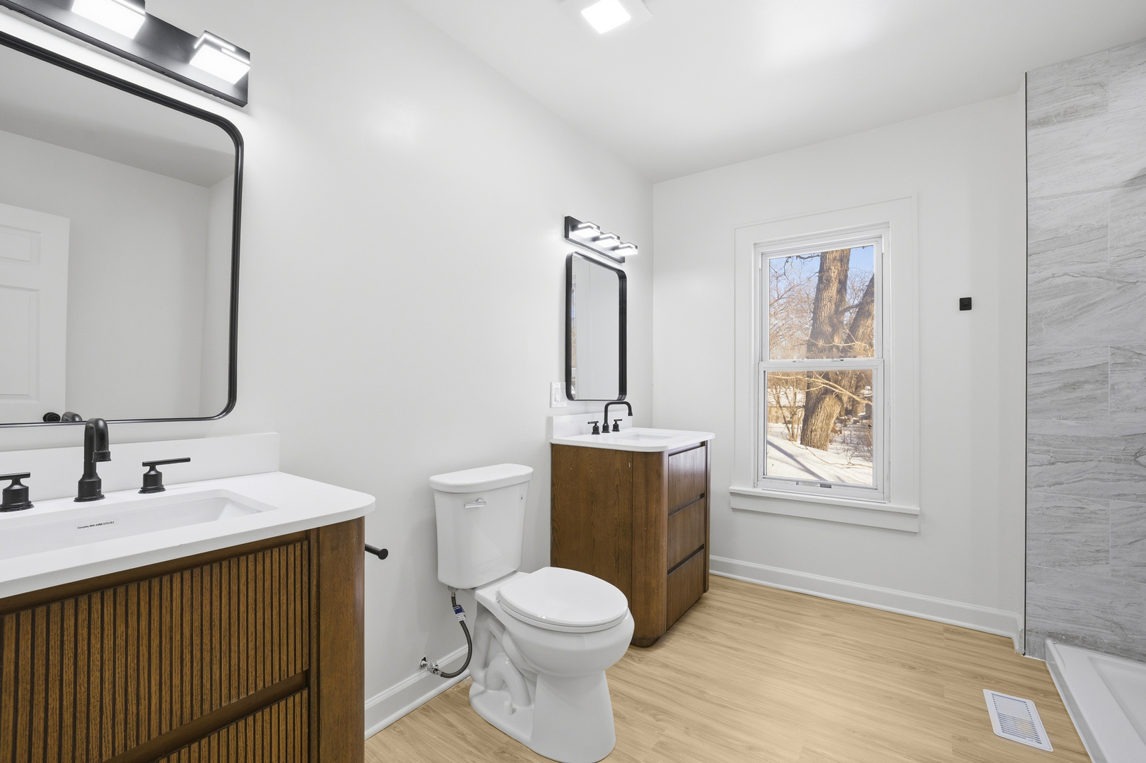 2908 Oakwood Avenue Property Photo 17