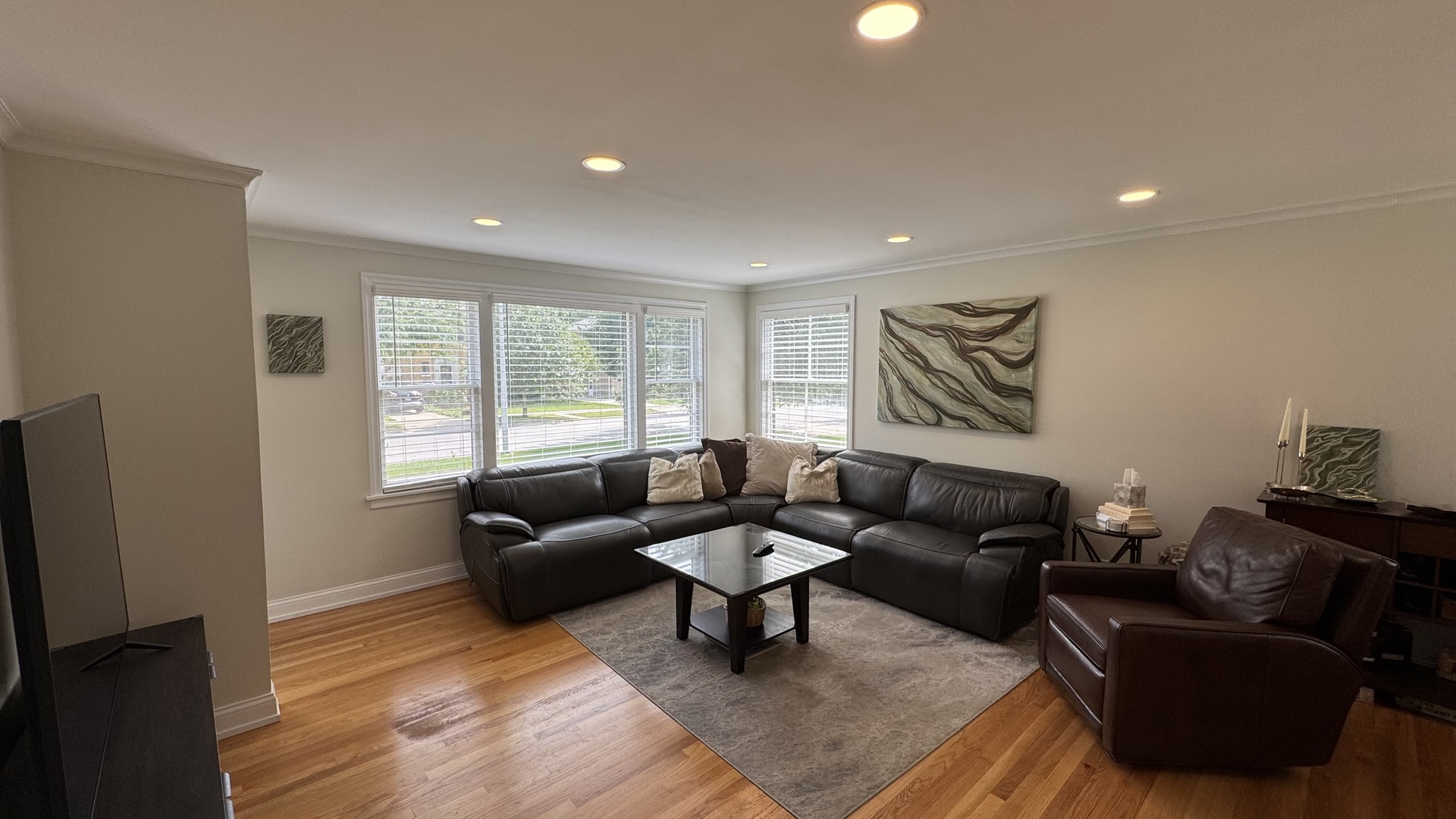 1816 Hull Avenue Property Photo 3