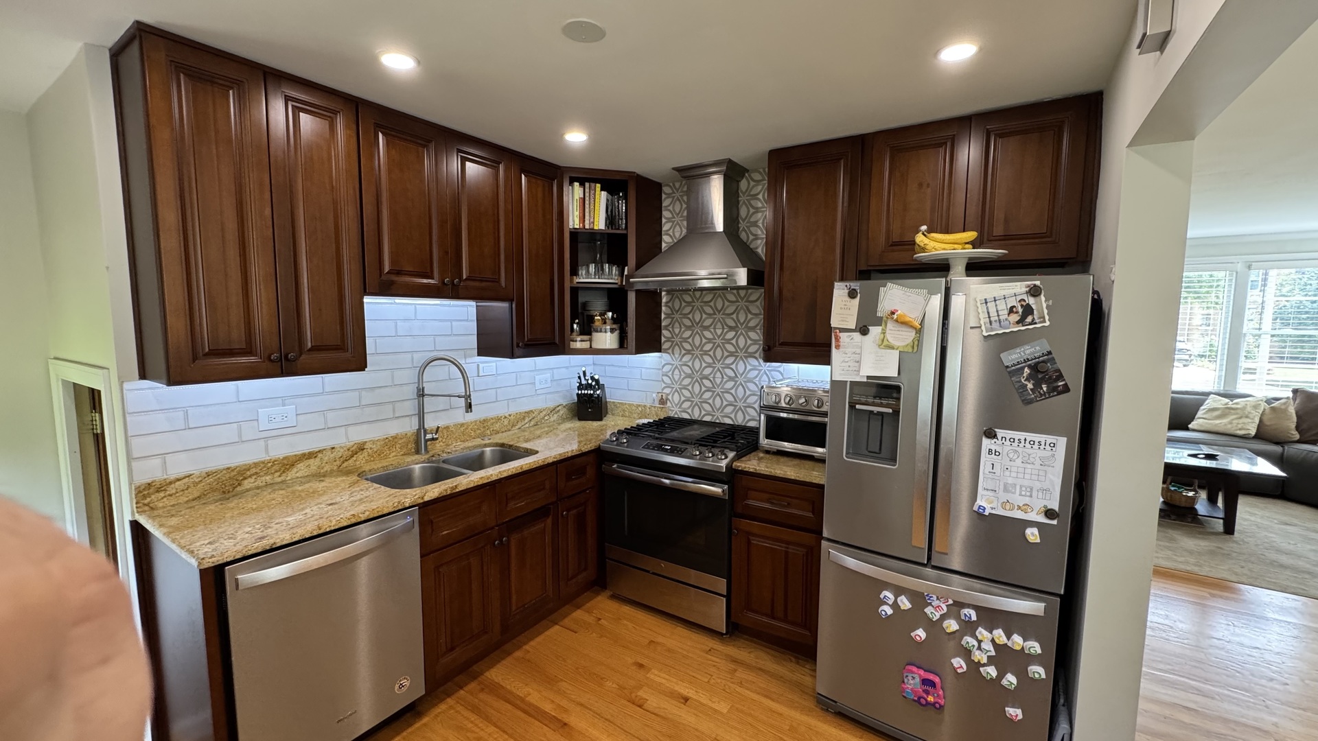 1816 Hull Avenue Property Photo 9