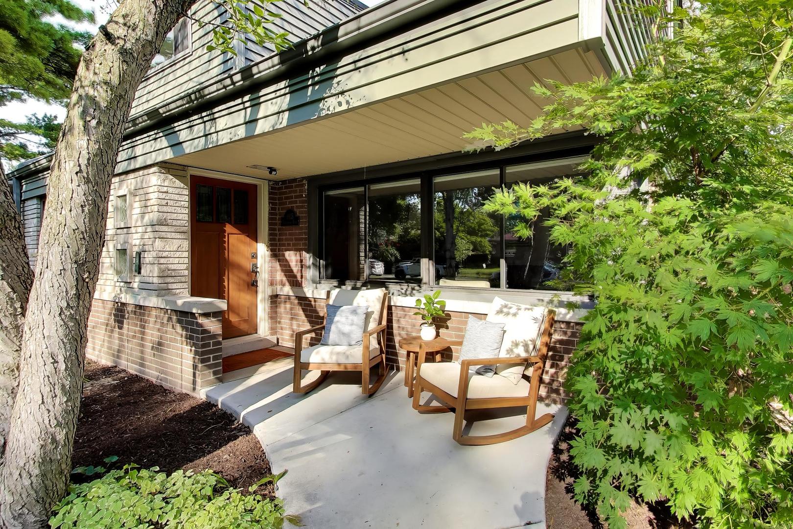 8835 Forestview Road Property Photo 4