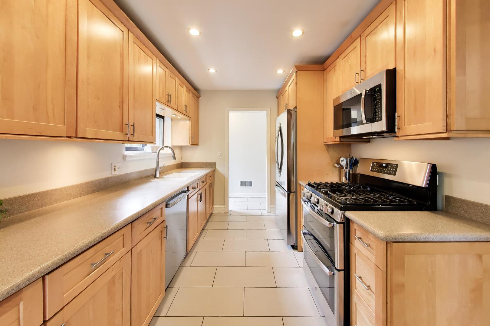 8835 Forestview Road Property Photo 11