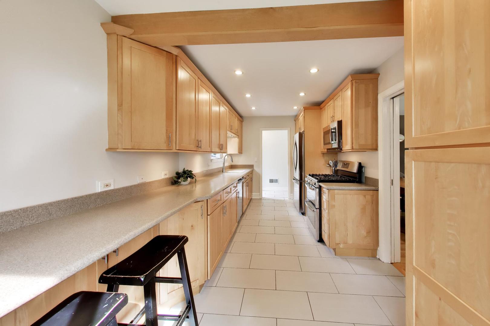 8835 Forestview Road Property Photo 14