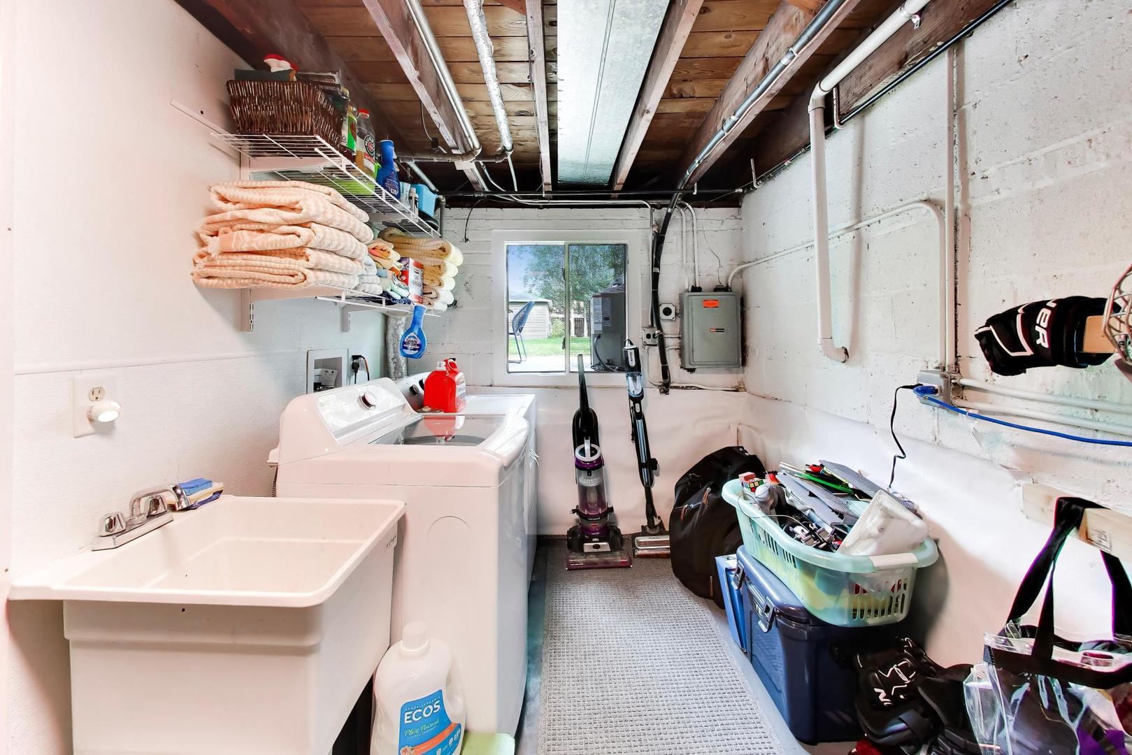 8835 Forestview Road Property Photo 33