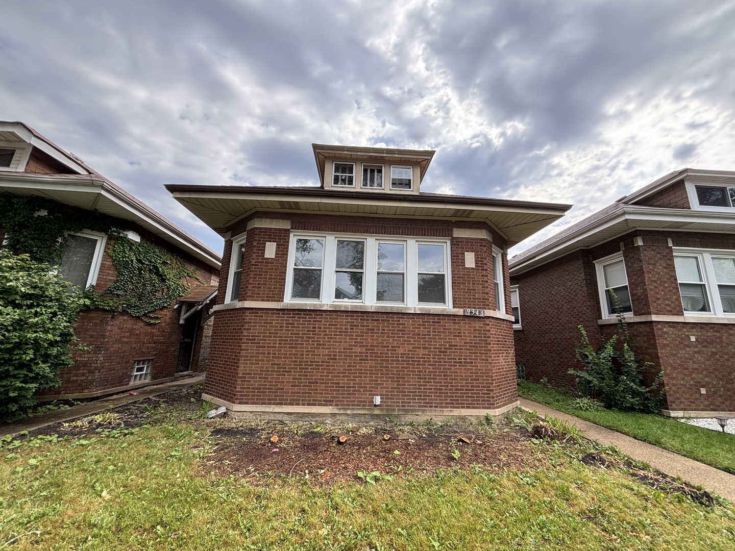 9343 S Throop Street Property Photo 1