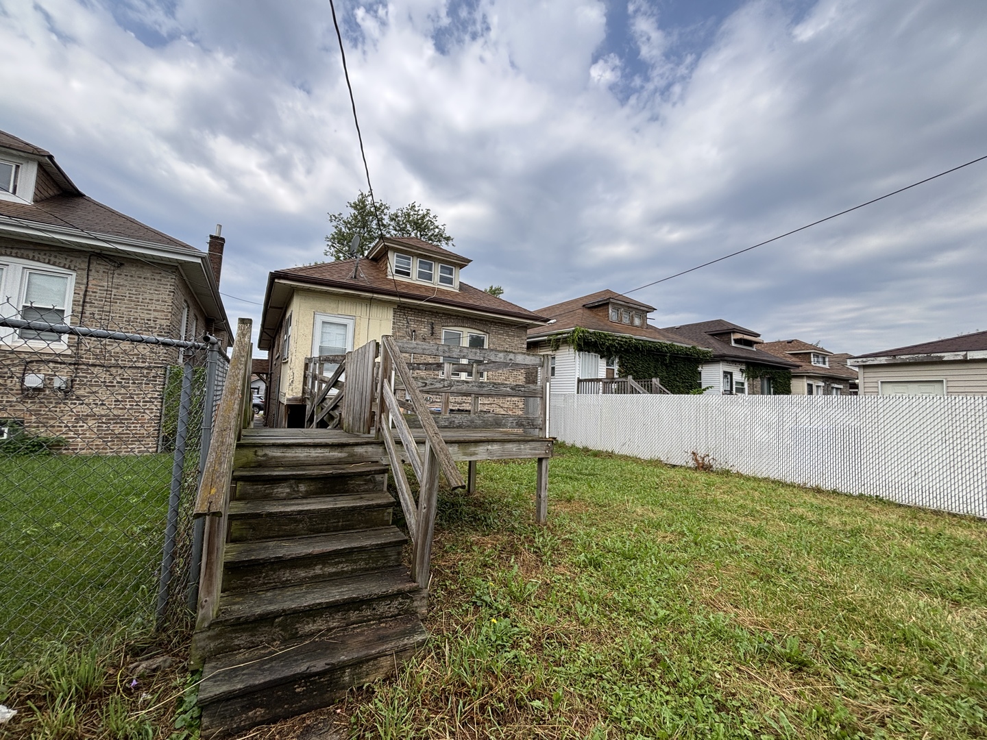 9343 S Throop Street Property Photo 4