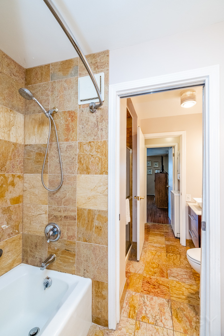 3700 N Lake Shore Drive 303 Property Photo 35
