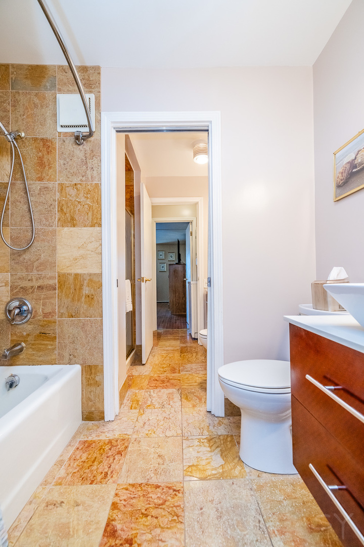 3700 N Lake Shore Drive 303 Property Photo 36