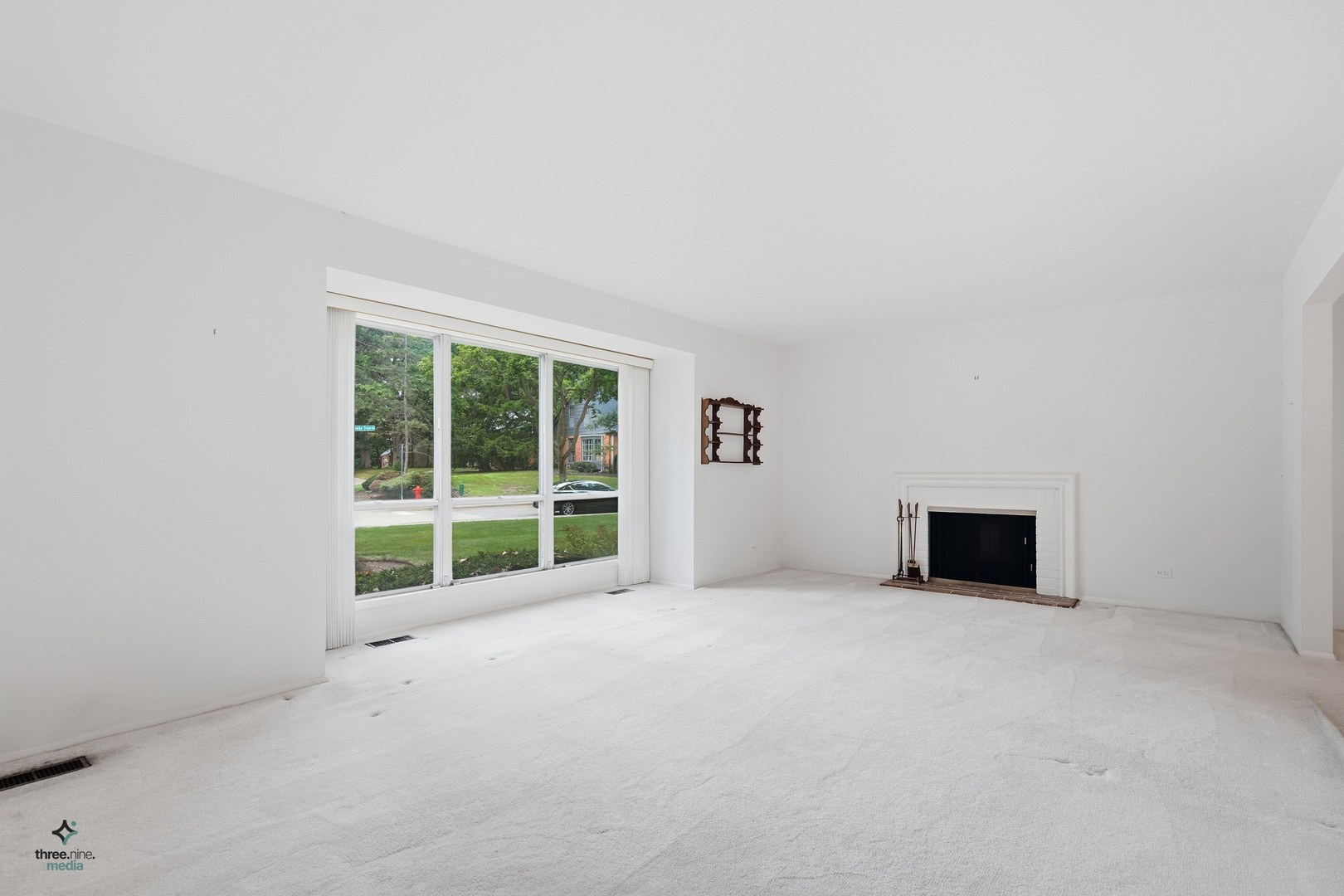 681 Smoke Tree Road Property Photo 3