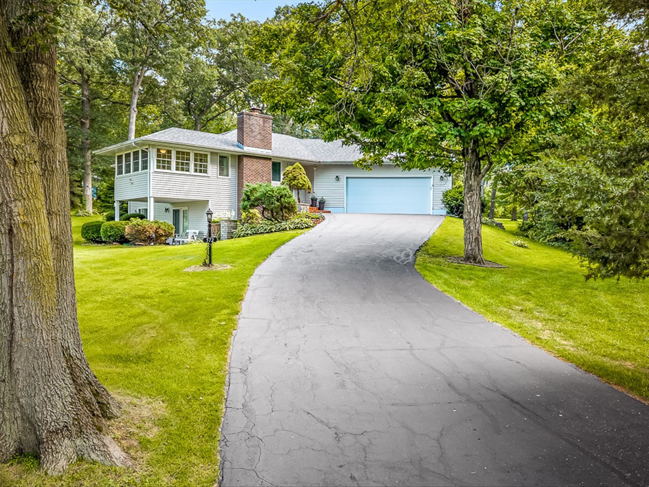 572 Baintree Road Property Photo 1