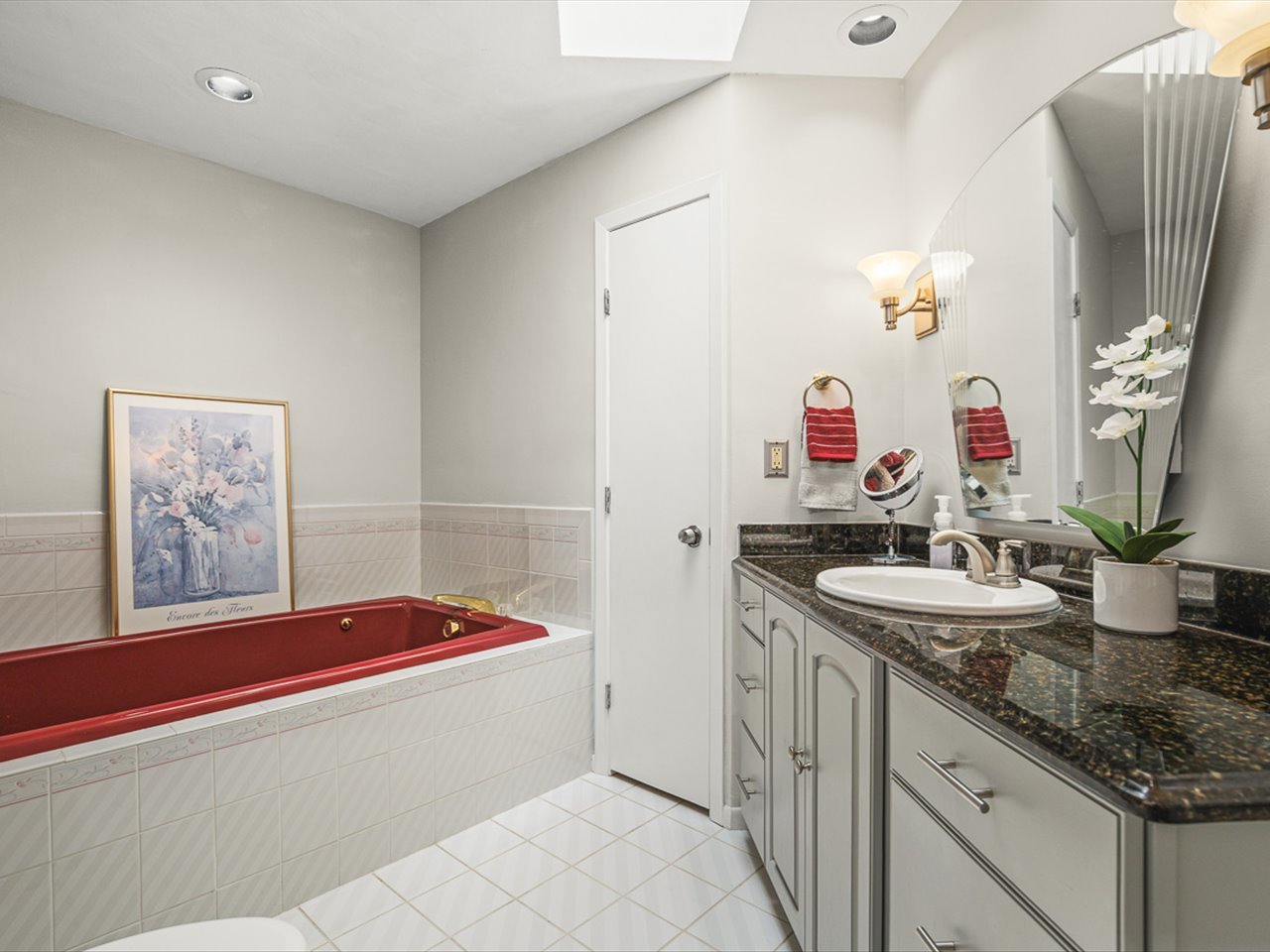 572 Baintree Road Property Photo 10