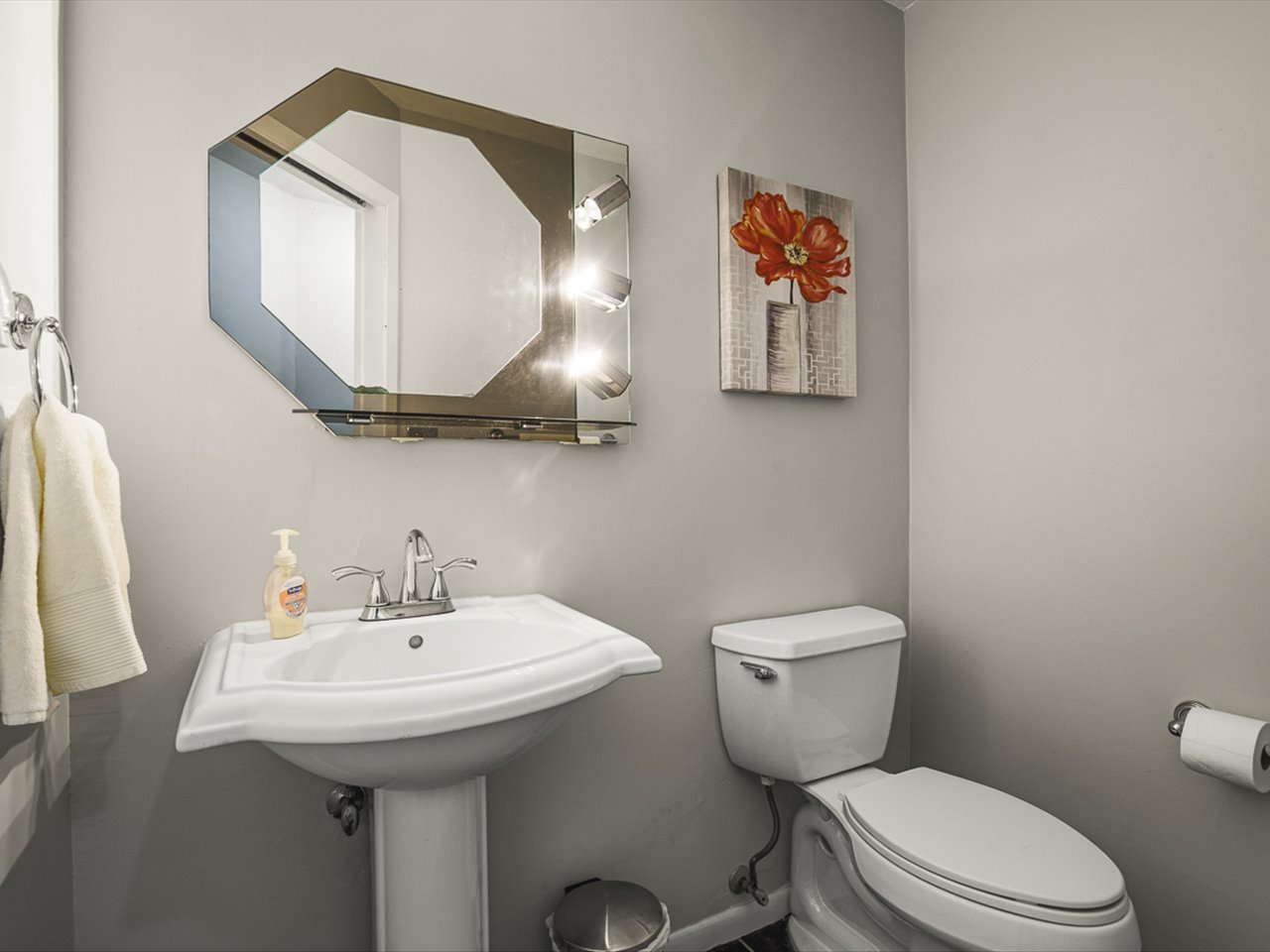 572 Baintree Road Property Photo 12